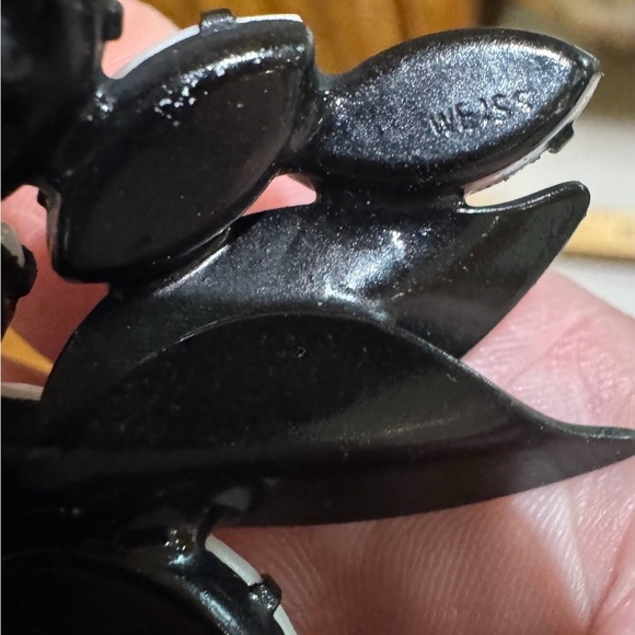 Vintage Albert Weiss Milk Glass Floral Brooch - Picture 4 of 5